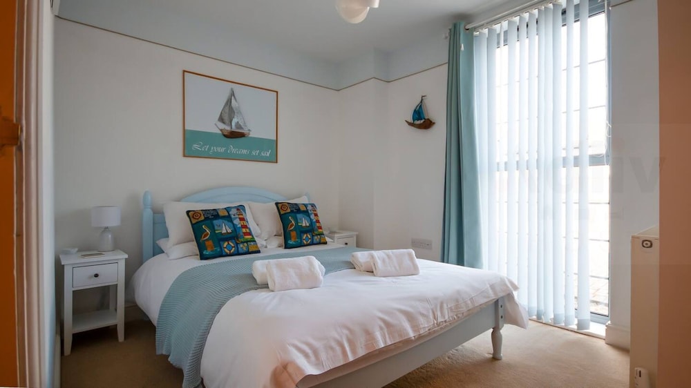 2 Bed Seapoint Birchington Escape By Adliv