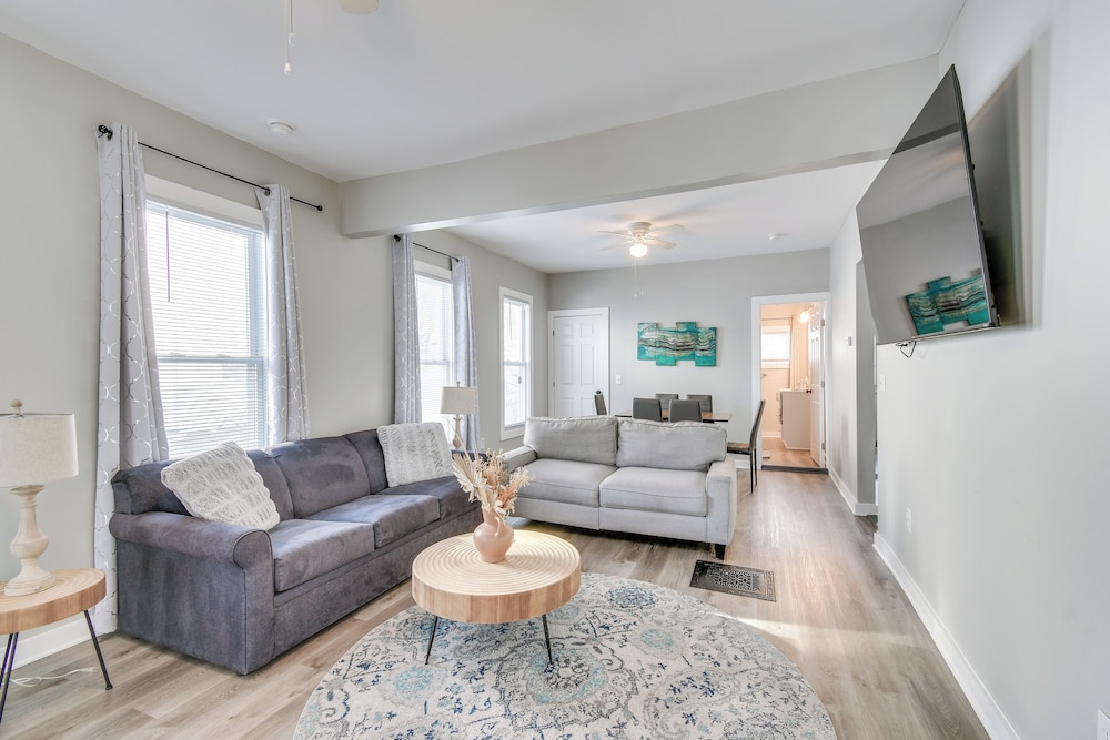 2 Mi to Dtwn: Syracuse Gem w/ Screened Porch