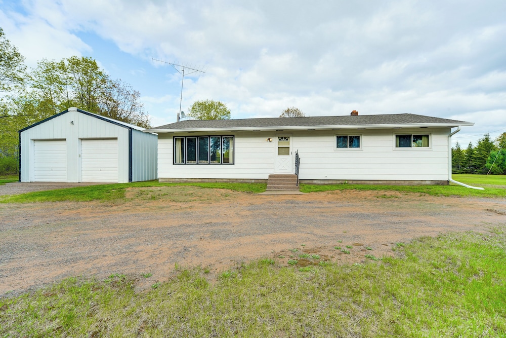 Fisher's Retreat: Hayward Home, Near ATV Trails!
