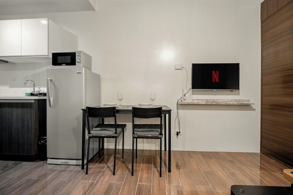 Room-makati 1BR With Skyline View at Air