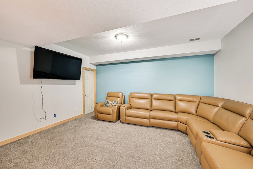 3 Mi to Dtwn: Family-friendly Home in South Haven!