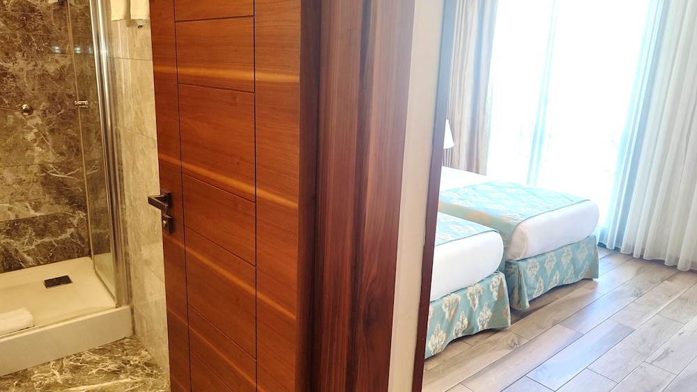 Old Port Otel - Image 53