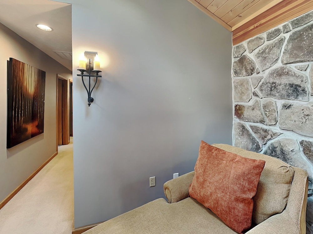 White Horse Lodge
