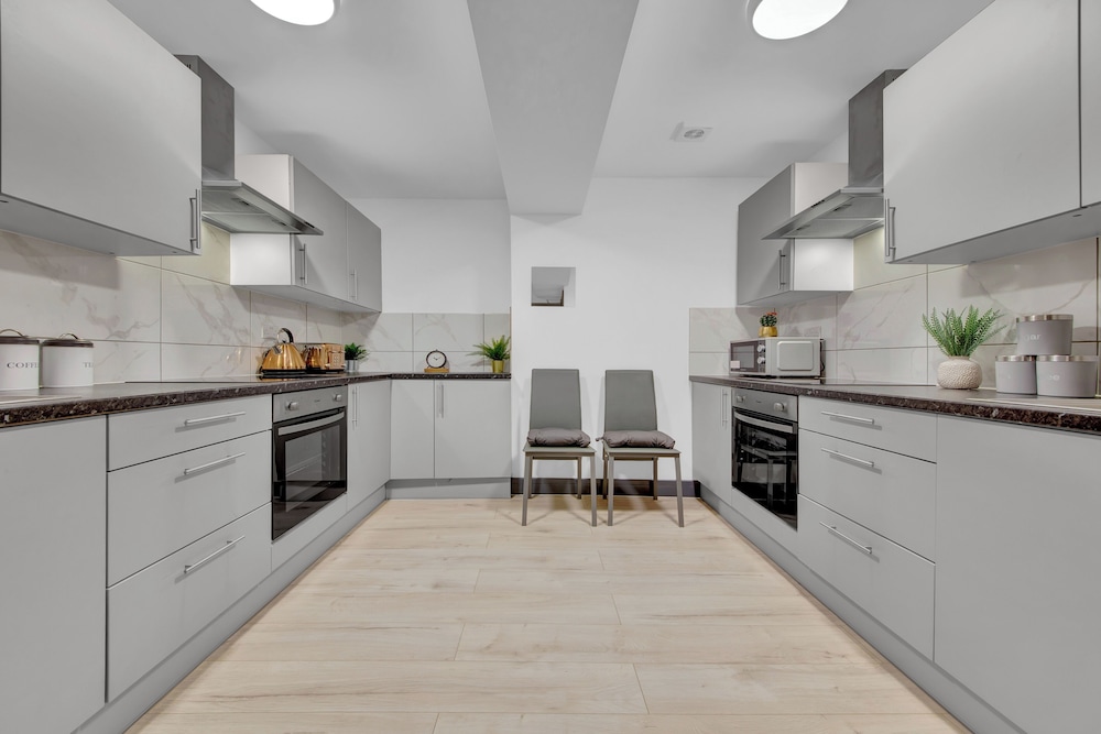 Captivating 1-bed Studio in Feltham