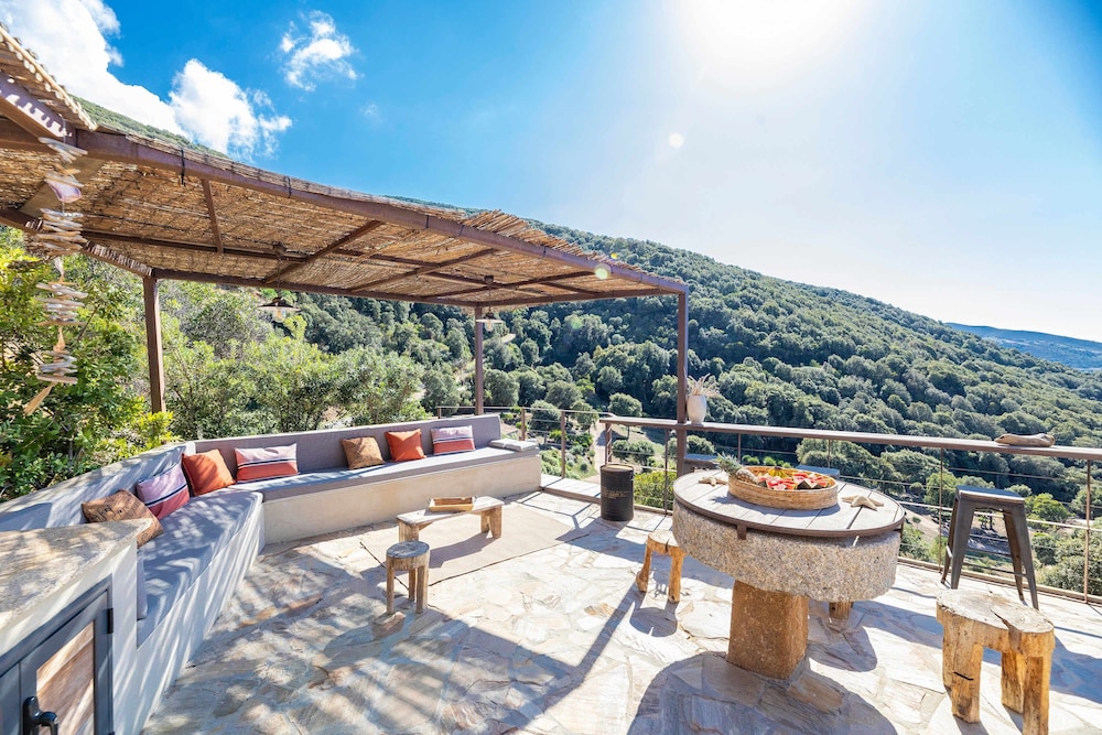 Architect Villaproperty Sea View Close to the Beaches