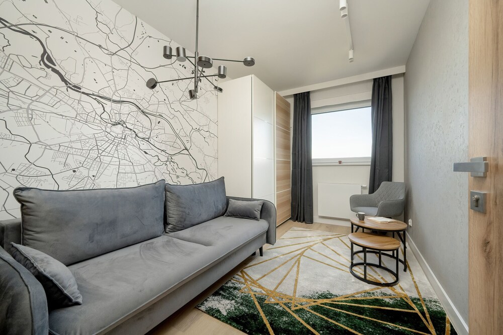 Bright & Peaceful Apartment by Renters