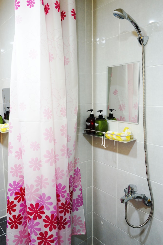 Onna Guesthouse - Hostel