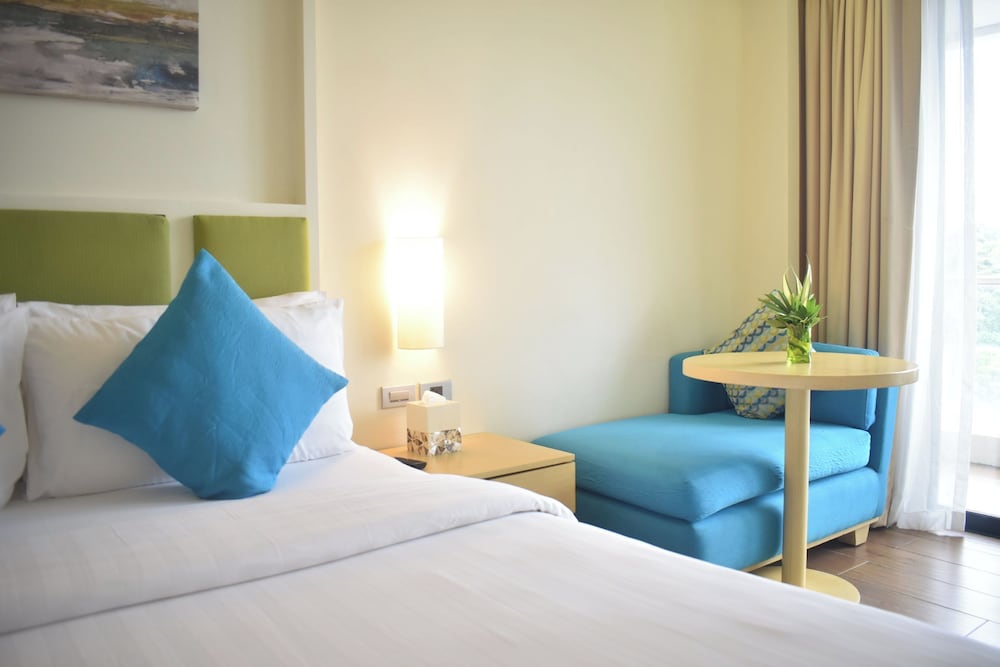 Poolside Escape Near Boracay’s Iconic Keyhole