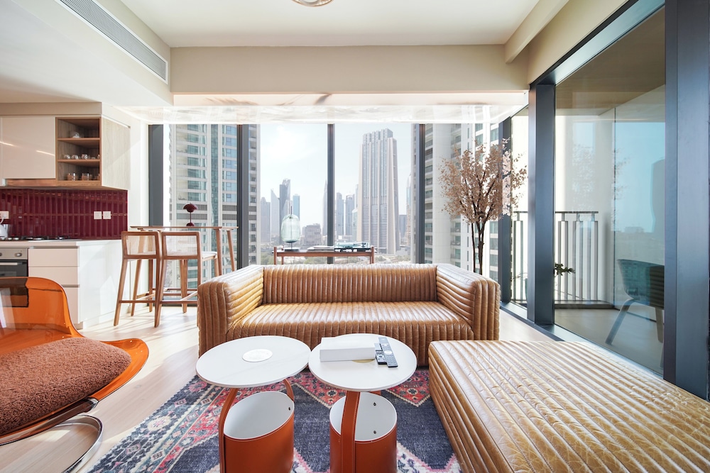 PVH - 2BR Artistic Retreat in Downtown Views 2