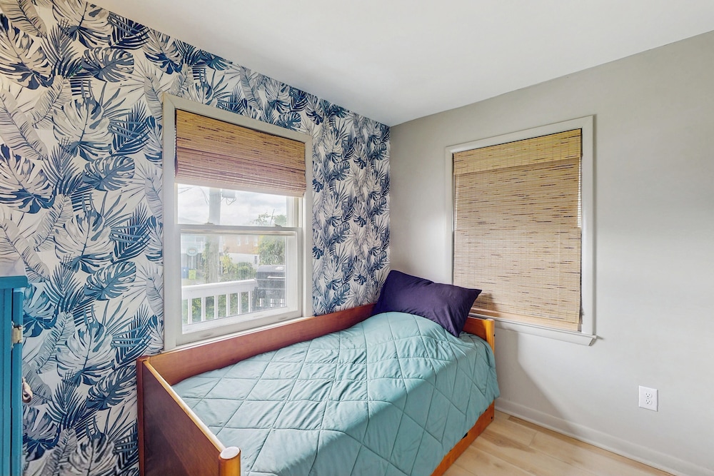 Entire House - Serenity in Surf City