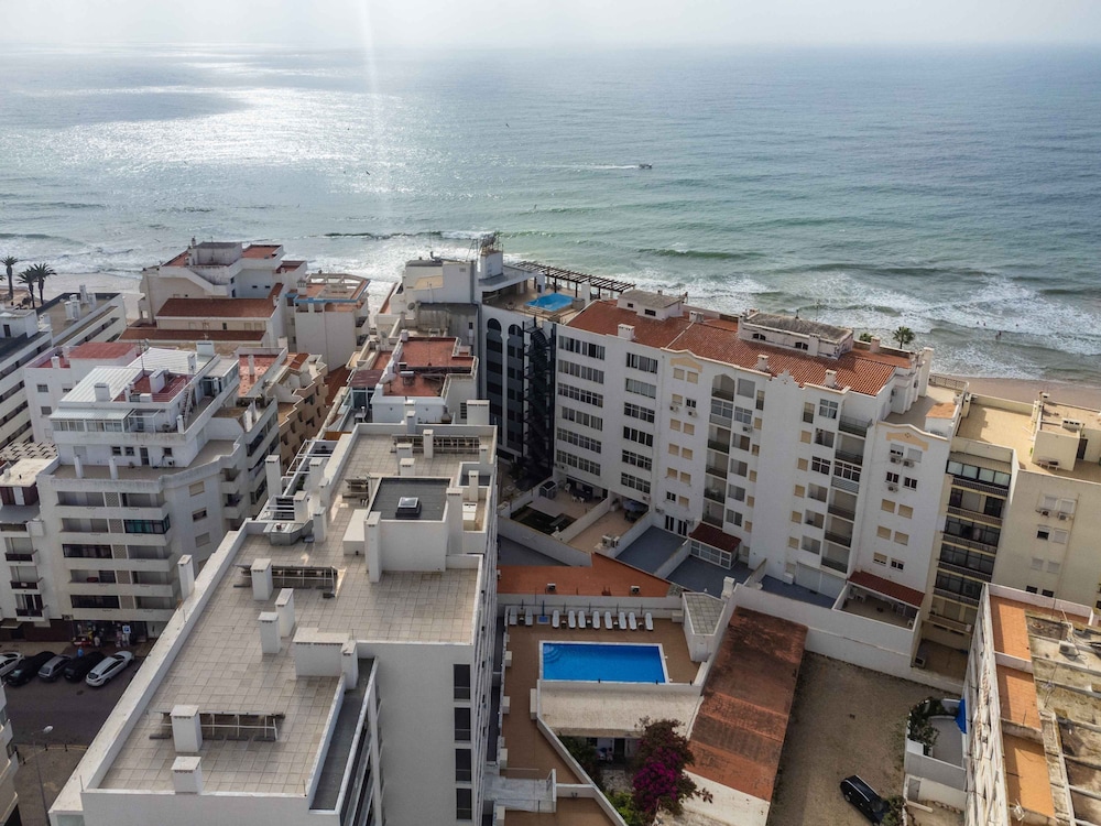 Caravelas 2 Bedroom Apartment