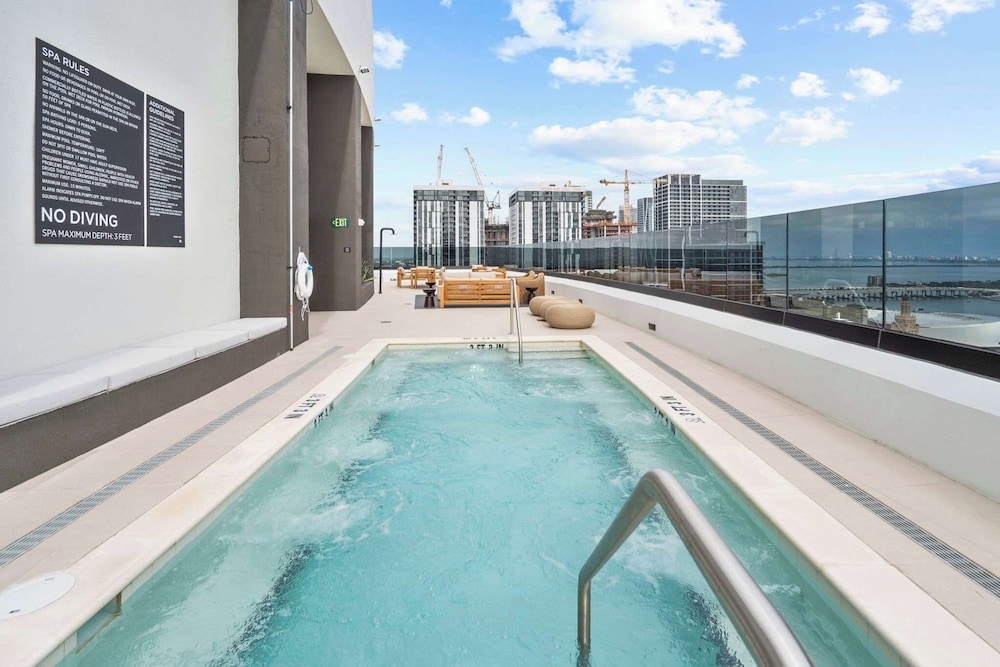 Luxury City Views in Downtown Miami