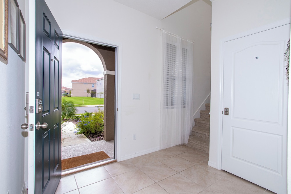 Gorgeous 5 Bd w Pool Jacuzzi Close to Disney 6071 view 4