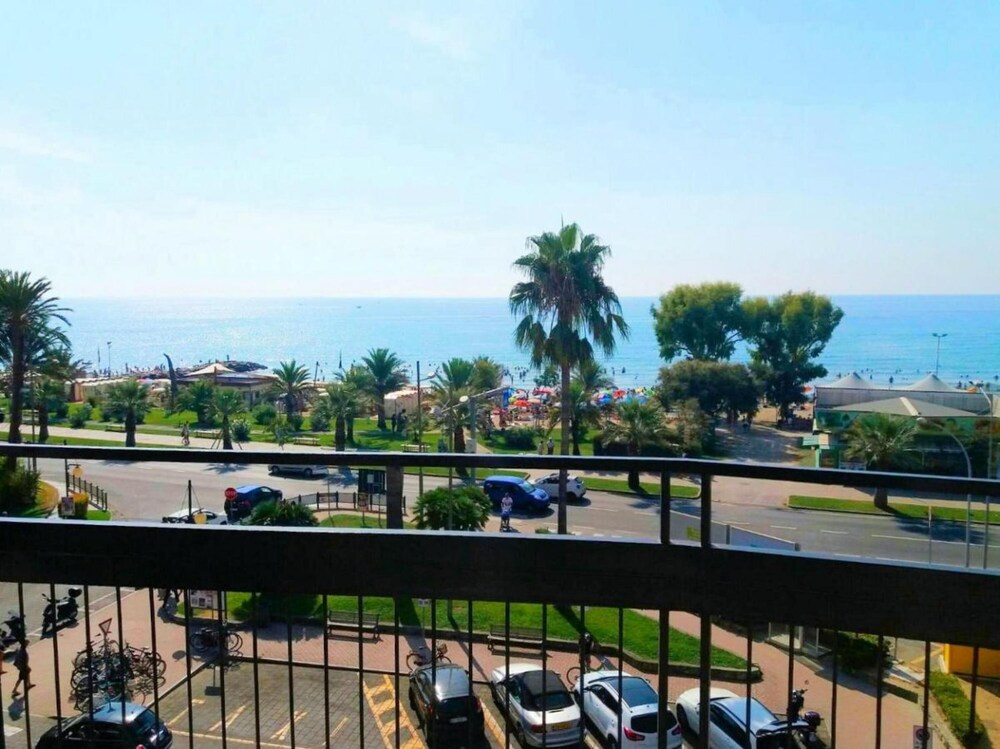 Doria 6 Int 5 in Marina di Andora view 3