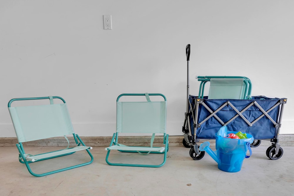 Luxury Beach Home Sauna Cold Plunge E-bikes