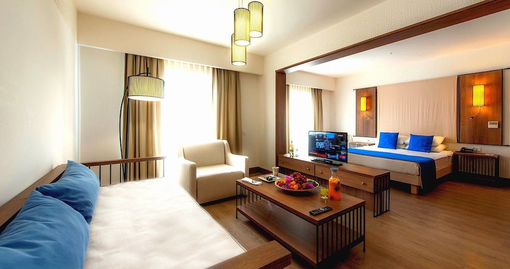 Liv Otel By Bellazure - Image 30