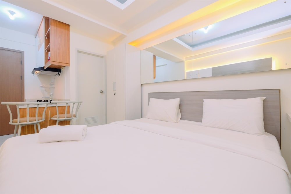 Good Choice and Homey Studio Podomoro Golf View Apartment