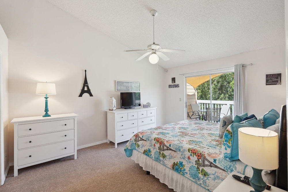 2466 Sweetwater Club Circle Unit 4