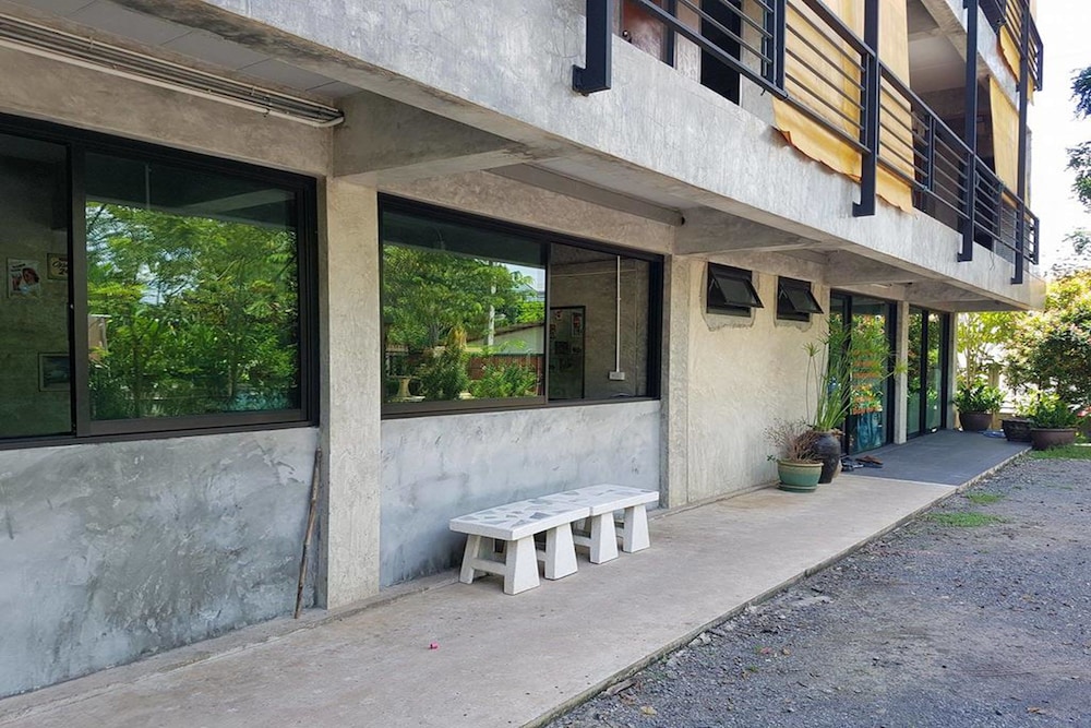 Suntisuk Place