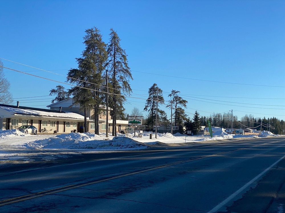Pine Ridge Motel