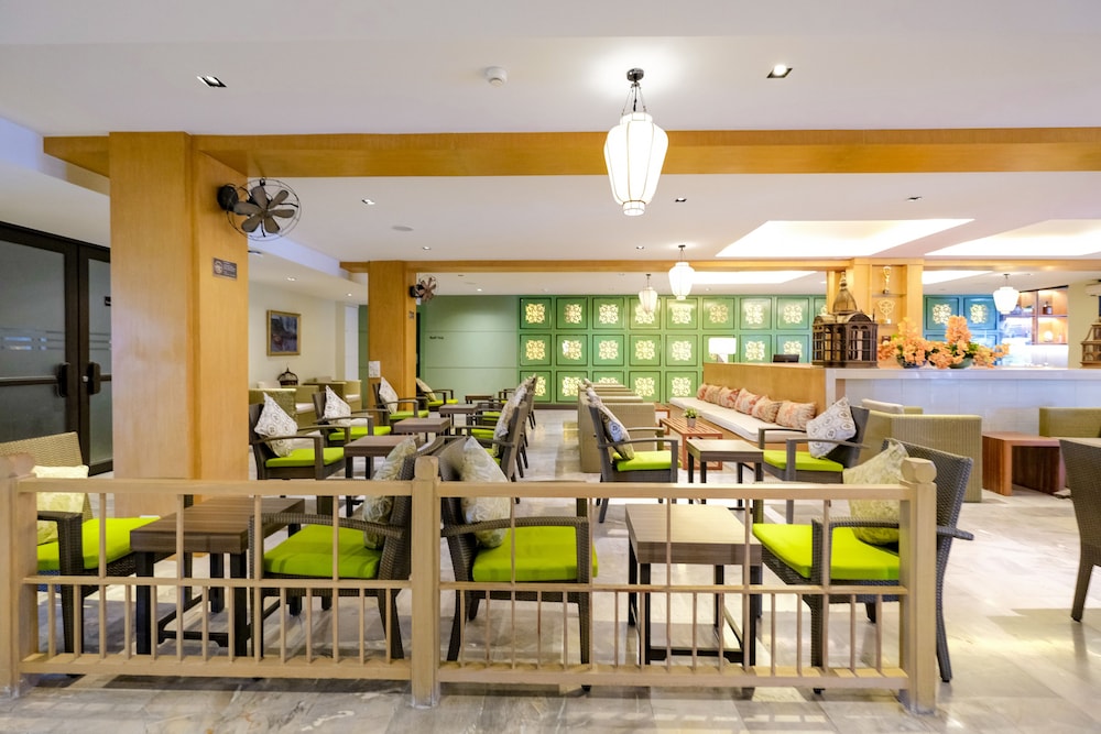 Sawaddi Patong Resort & Spa by Tolani — 17