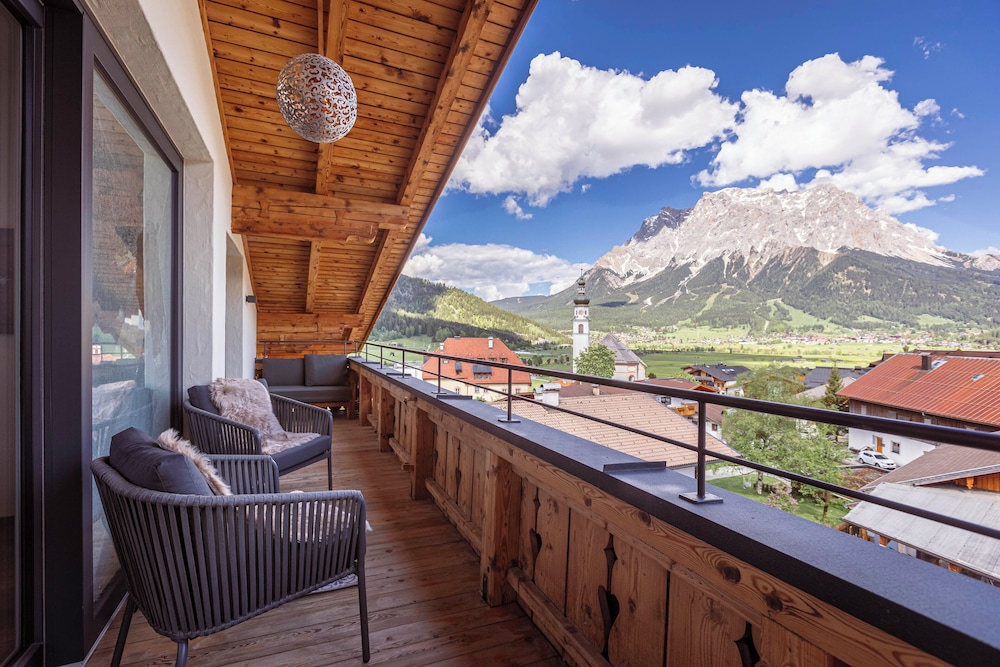 Zugspitz Suites Lermoos by ALPS RESORTS