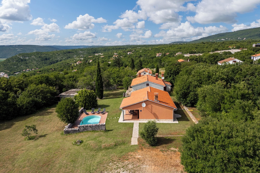 Photo 27