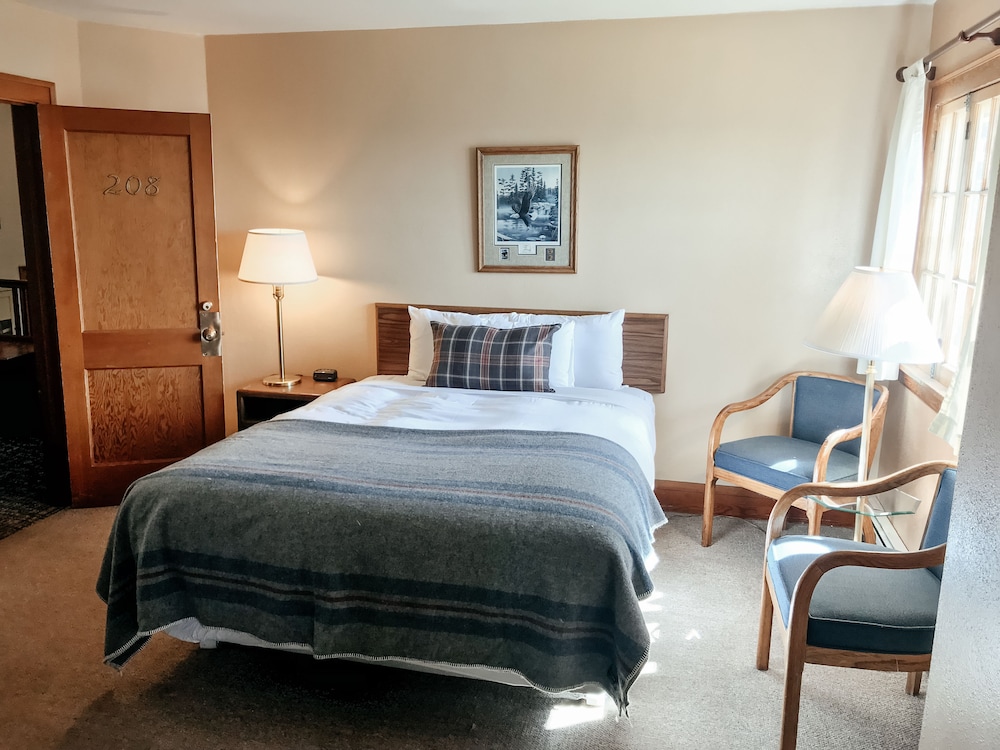 Cascade Lodge