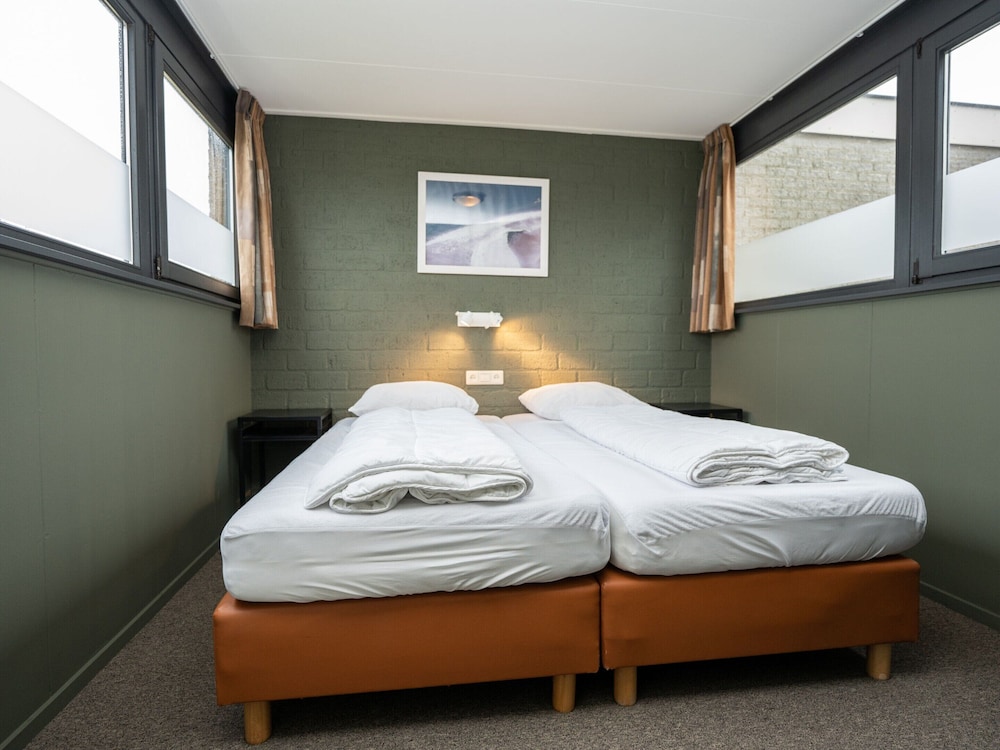 Holiday Home Vakantiepark 't Eibernest Texel