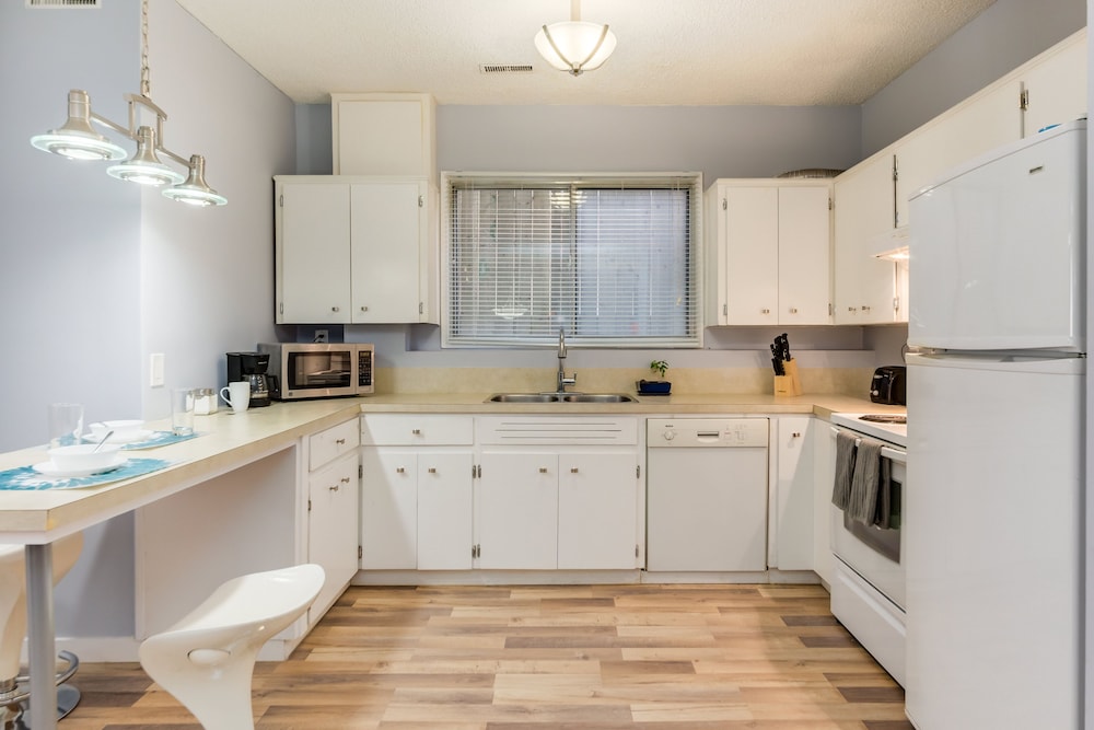 4 Bedroom Suite in Calgary