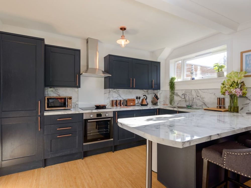 Cooleens- Chic 1-bedroom Apt. in North Berwick view 5
