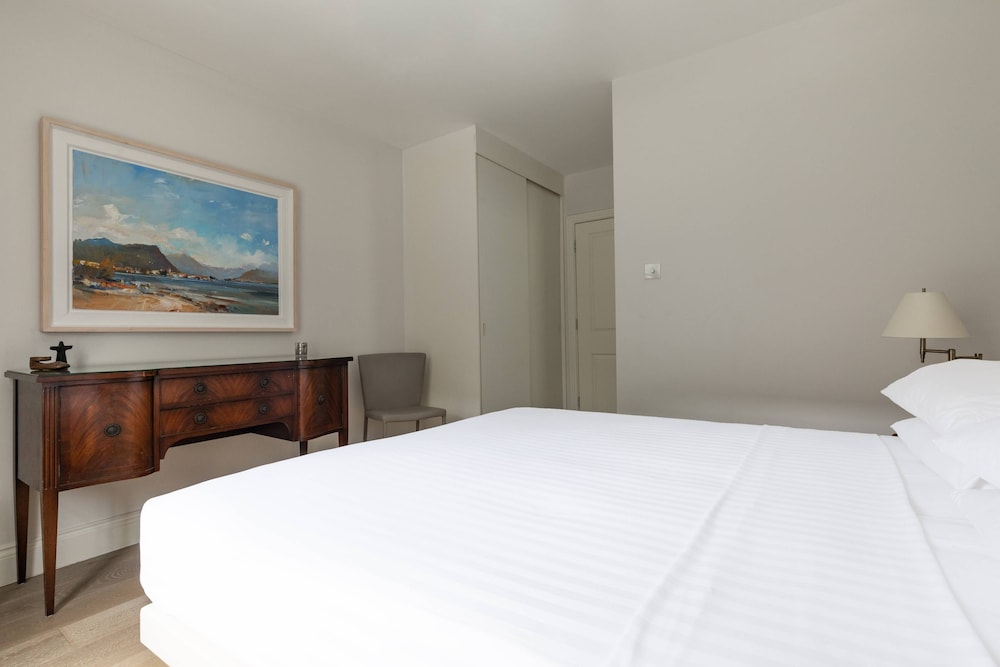 Fentiman Road II by Onefinestay