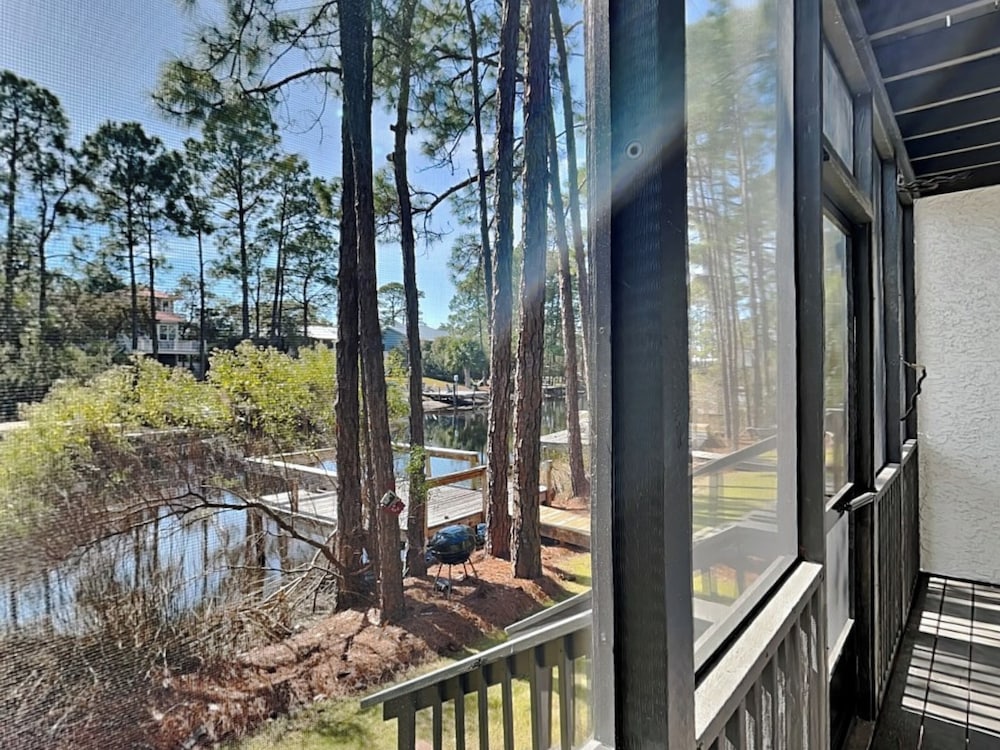 Easy on Eastern Lake by Southern Vacation Rentals