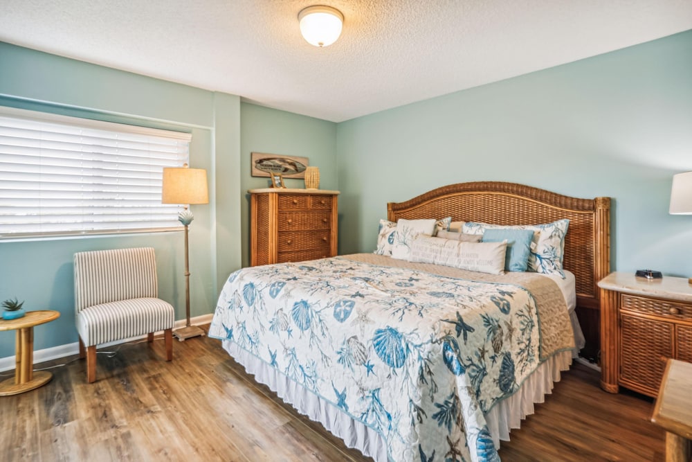 Land's End 1-404 Bay Front - Premier