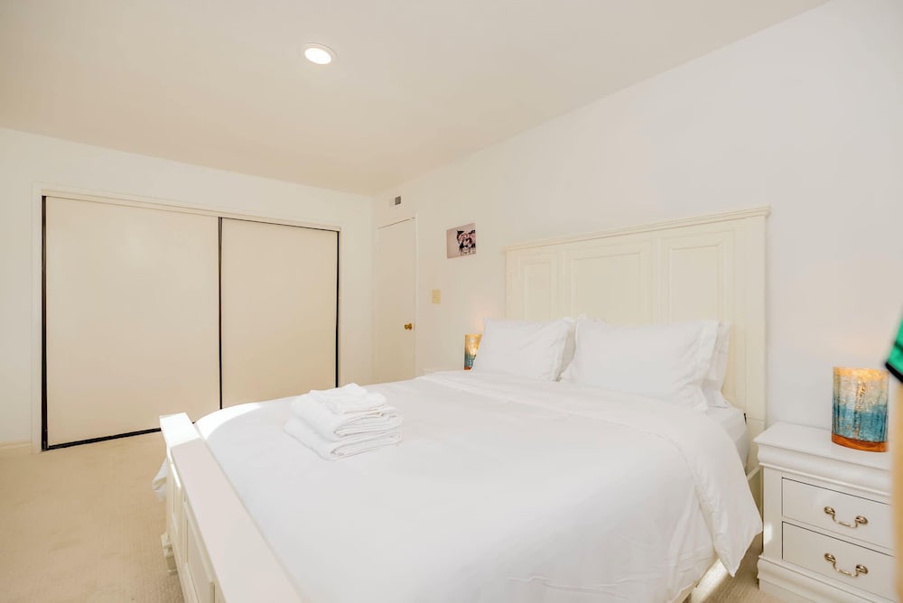 Serene Retreat & Modern Comforts in Rowland Heights