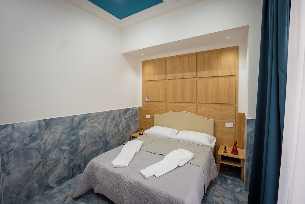 B&B Le 4 Stagioni Dante's Suites by ClaPa Group Dislocated Hospitality