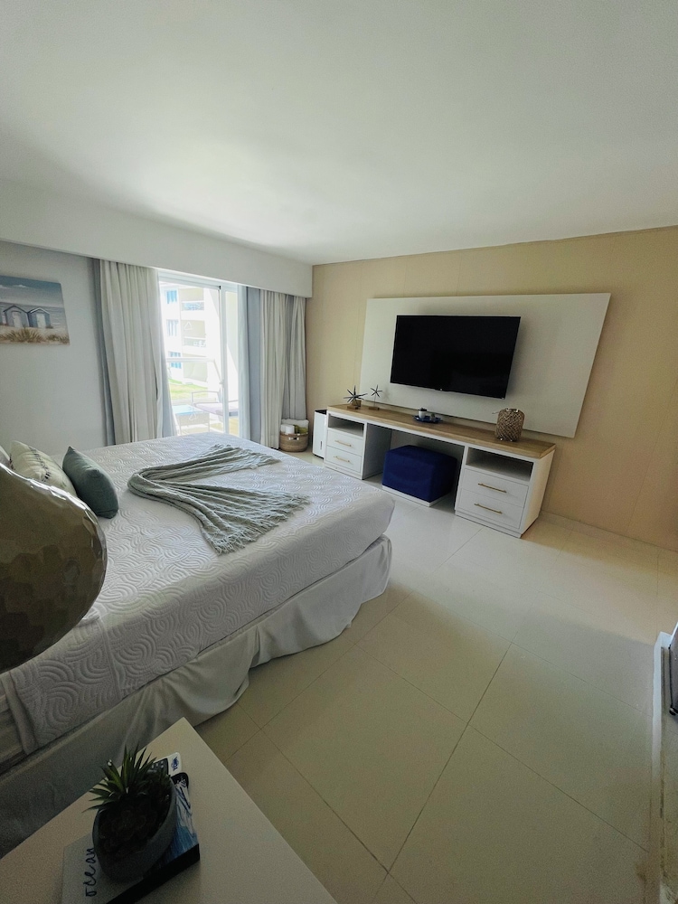 Playa Dorada King Bed Beachfront