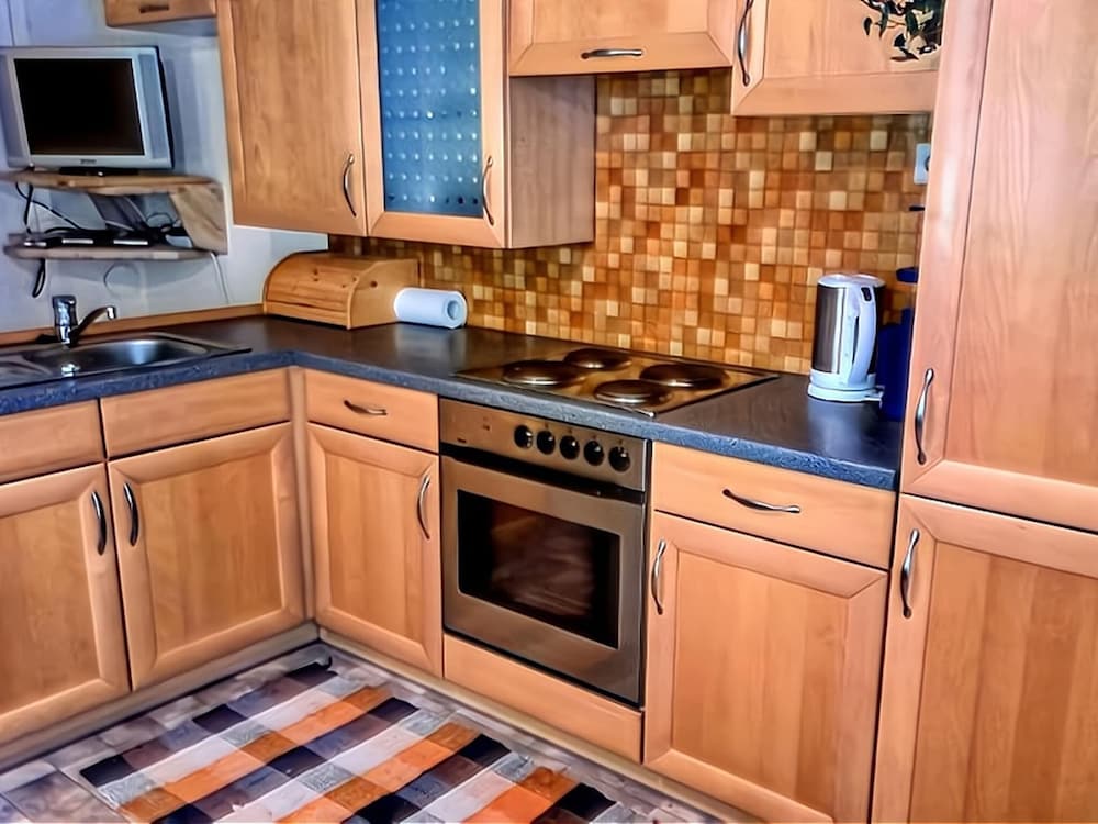 Pleasant Holiday Home in Langenfeld With Balcony