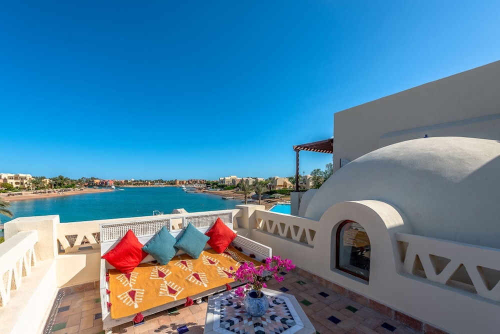 Vesta - Luxury Villa - 4 BR - Nubia view 3