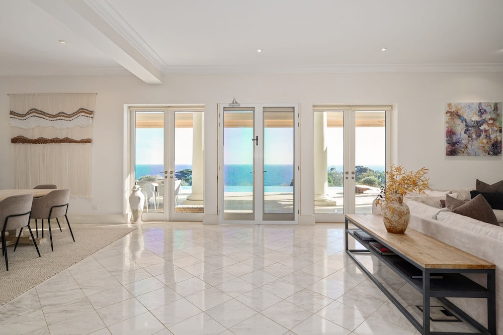 The Bay Crest Manor Views Pool Beach
