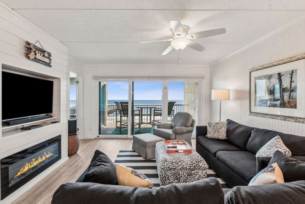 663 Amelia By The Sea 2 Bedroom Condo