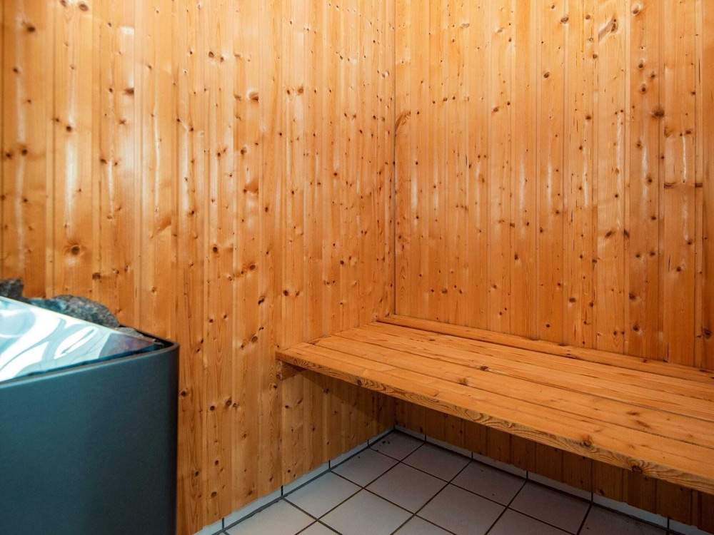 8 Person Holiday Home in Brovst view 4