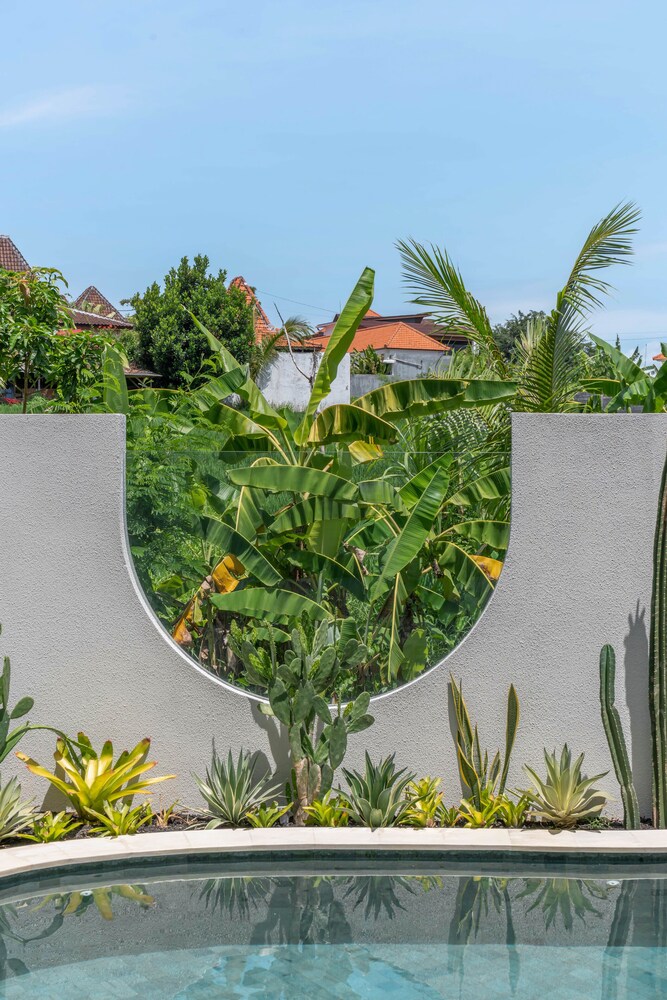 Villa Hawk
