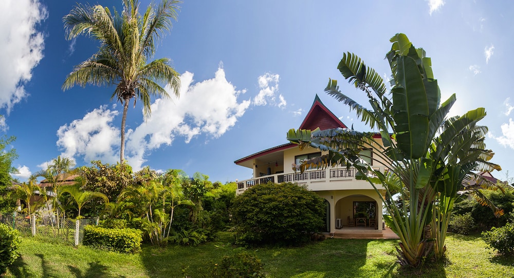 Charu Bay Villas