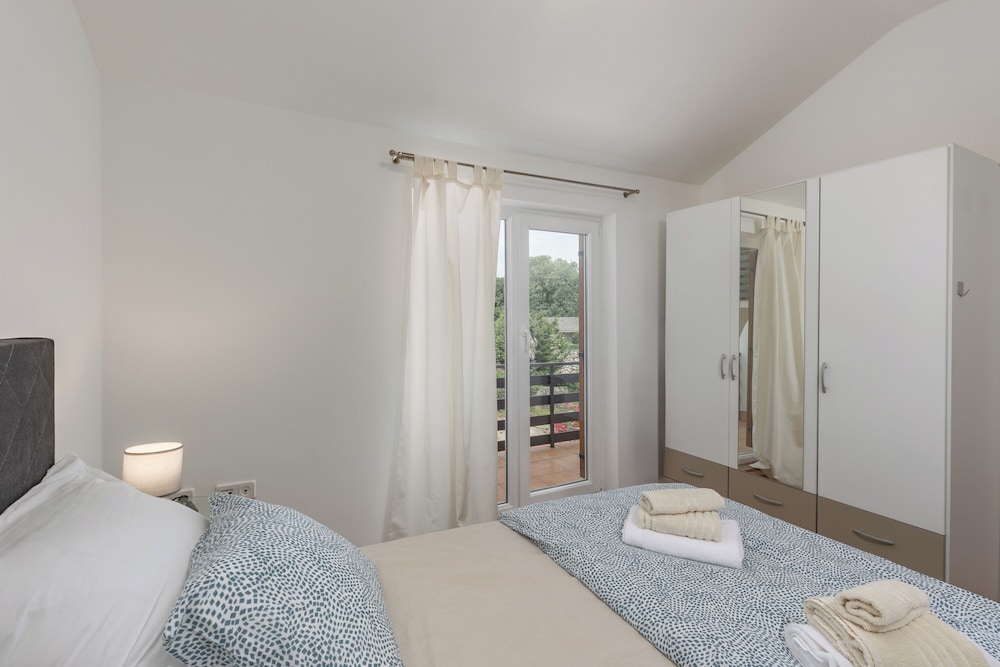 Quiet Garden Apartment Kostrena