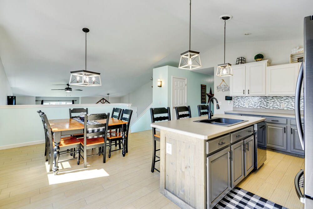 6 Mi to Zoomontana: Family Home w/ Fenced Yard