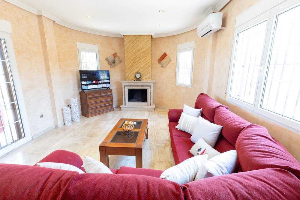 Real Dream Villa by Fidalsa