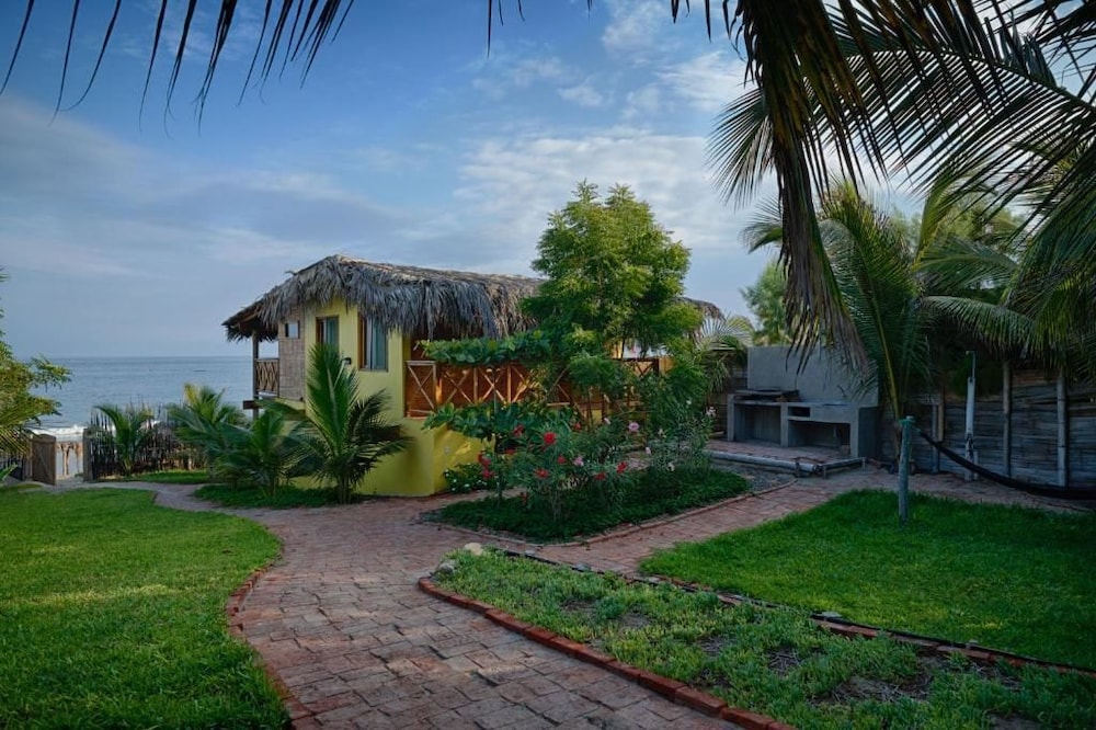 El Destino Casas y Bungalows Vichayito