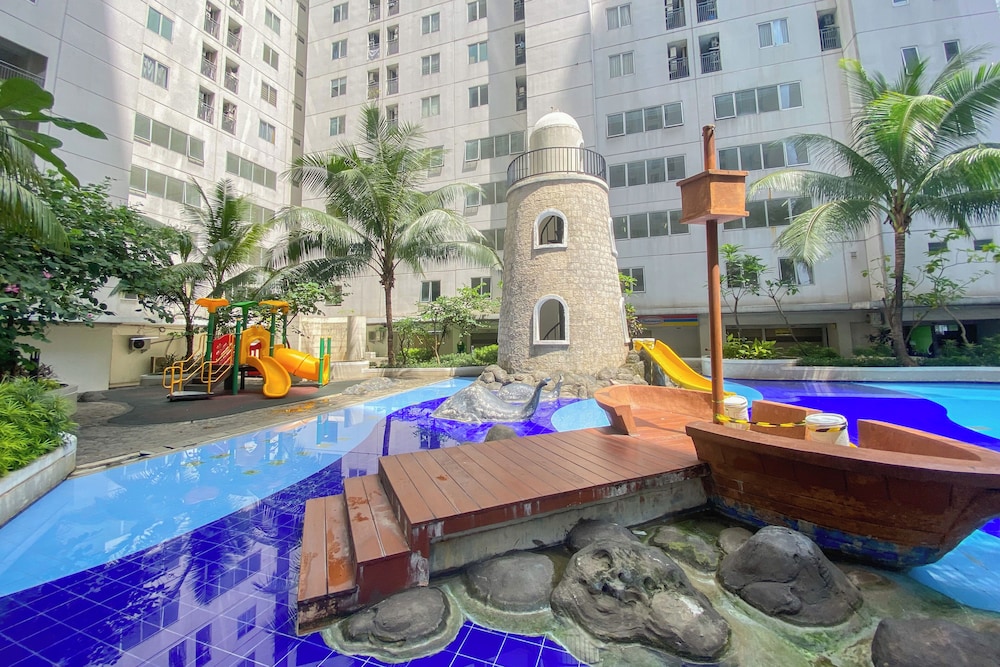 Well Furnished 2BR at Bassura City Apartment