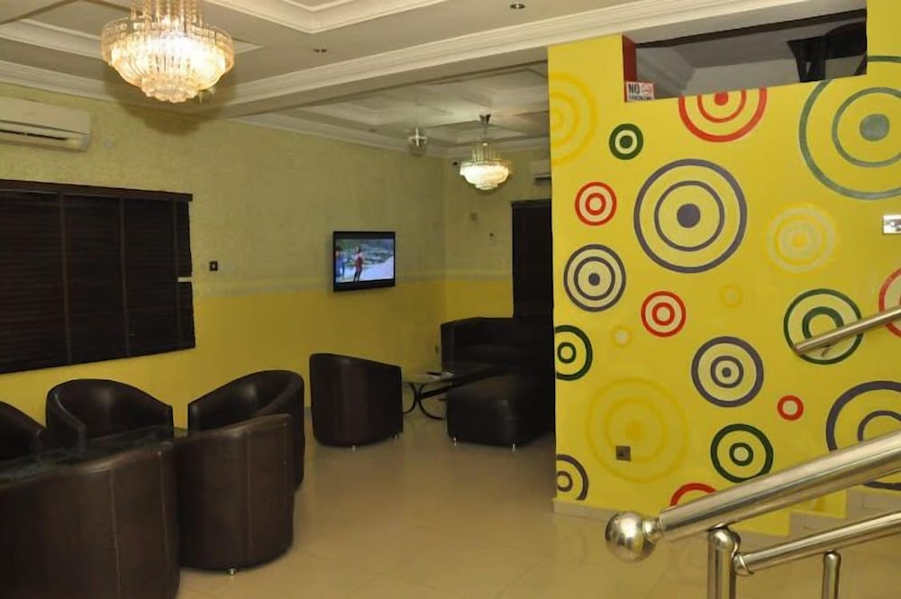 Mega Pavilion Suite and Apartment